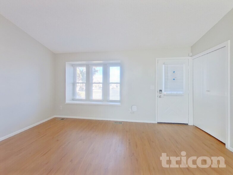 Building Photo - 4290 S Halifax Way