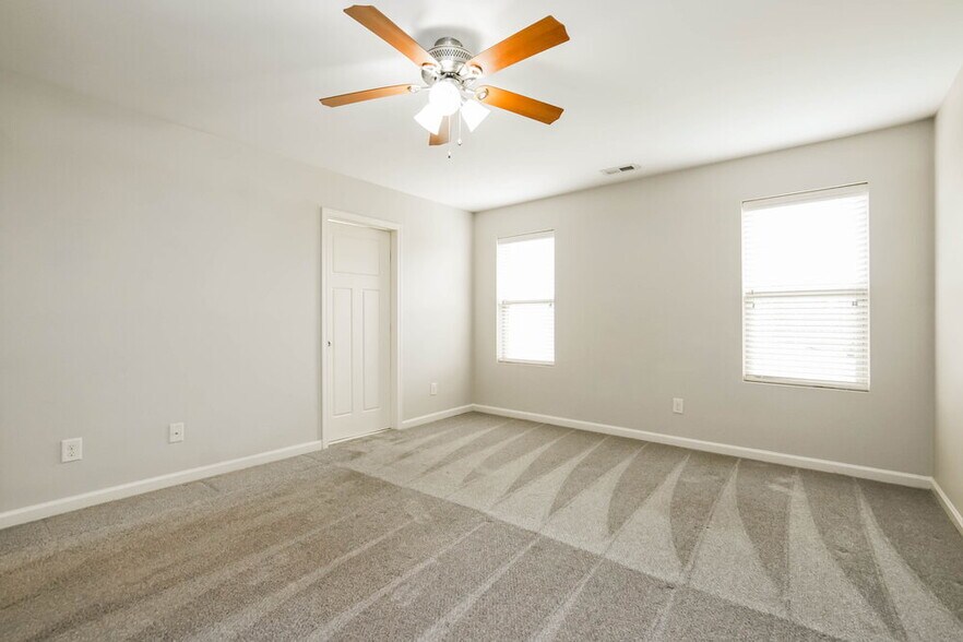 Building Photo - 14 Outwater Ridge Dr