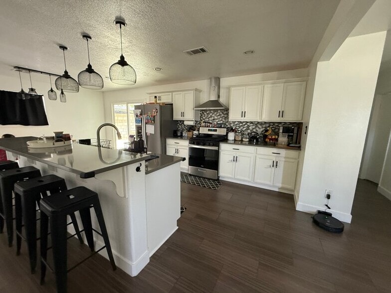 Building Photo - 3535 W Ave J15