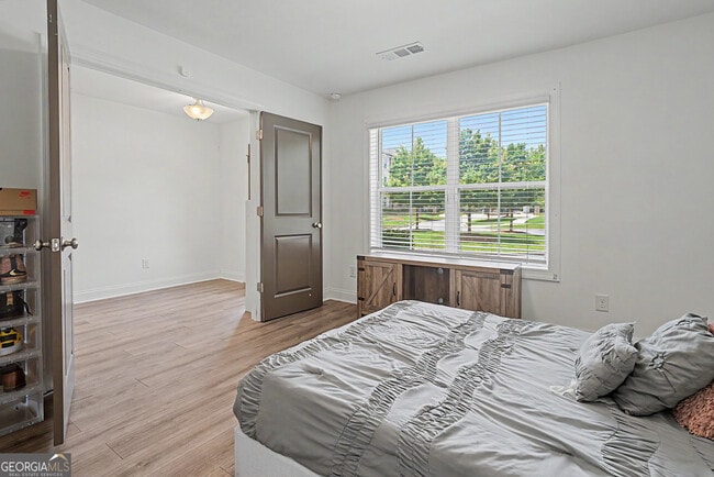 Building Photo - 847 Angora Aly
