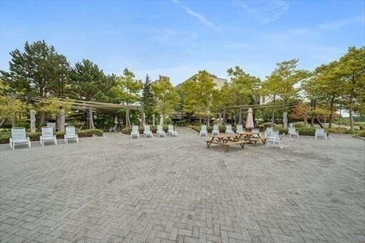 Building Photo - 51 Broad St