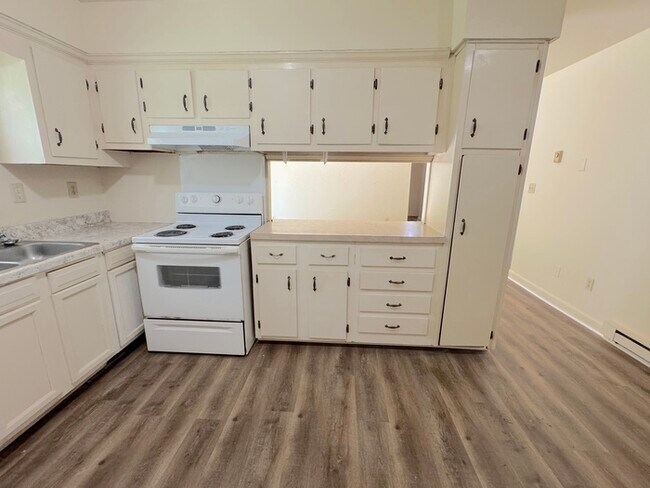 Building Photo - COME MEET YOUR NEW HOME!!!