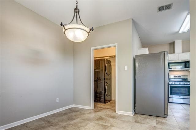 Building Photo - 1541 Cliff Creek Dr