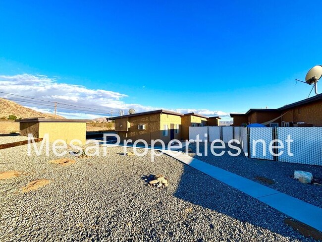 Building Photo - 26650 Josma Rd