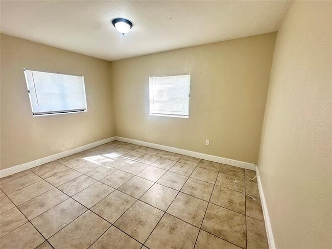 Building Photo - 260 NW 106th St