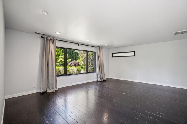 Building Photo - Renovated Linfield Oaks Retreat with Private Garden and Guest Studio