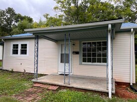 Building Photo - 1095 W Main St