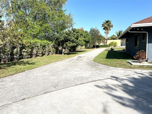 Building Photo - 24595 SW 124th Ave
