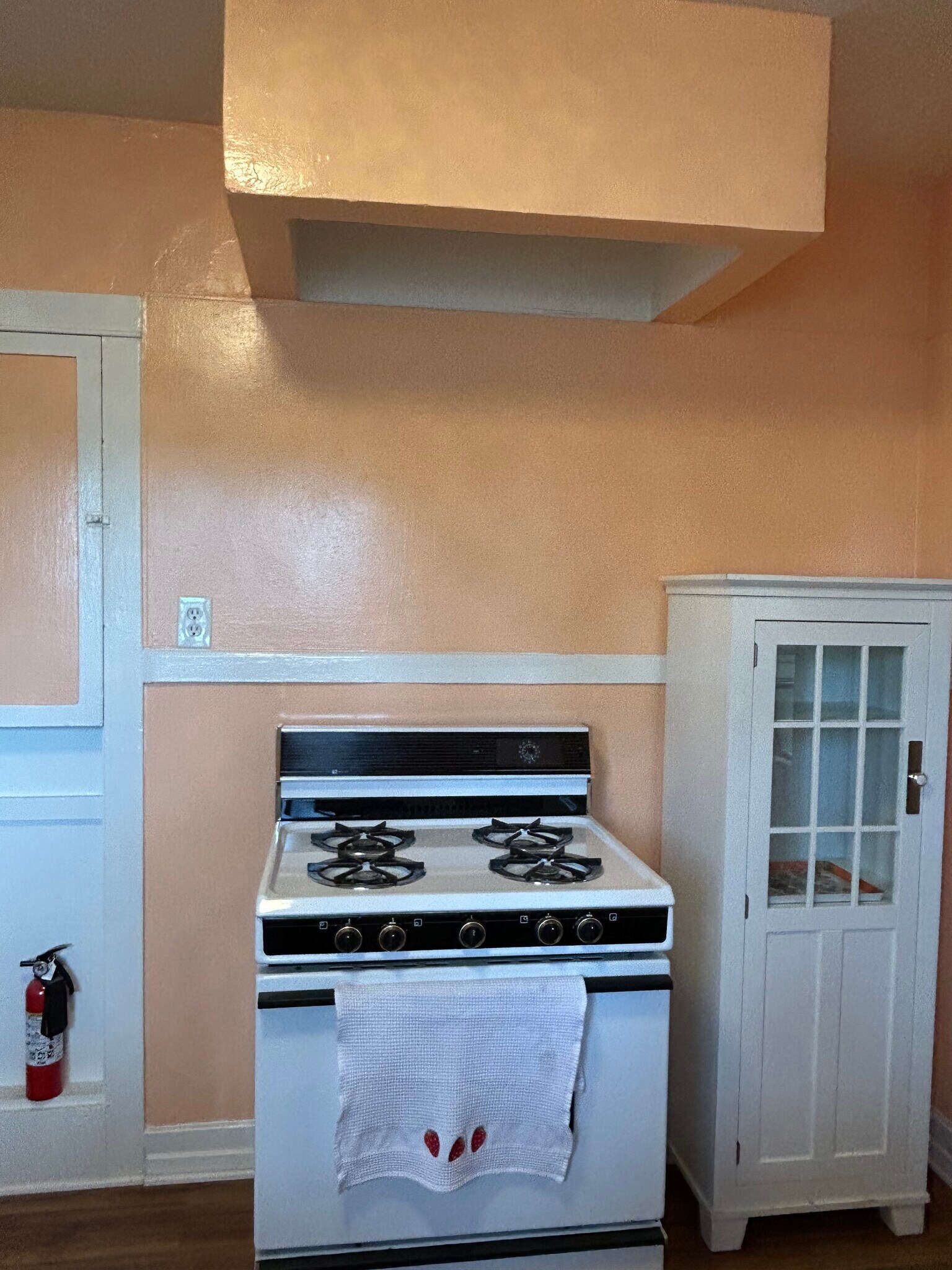 Building Photo - 515 N Garfield Ave