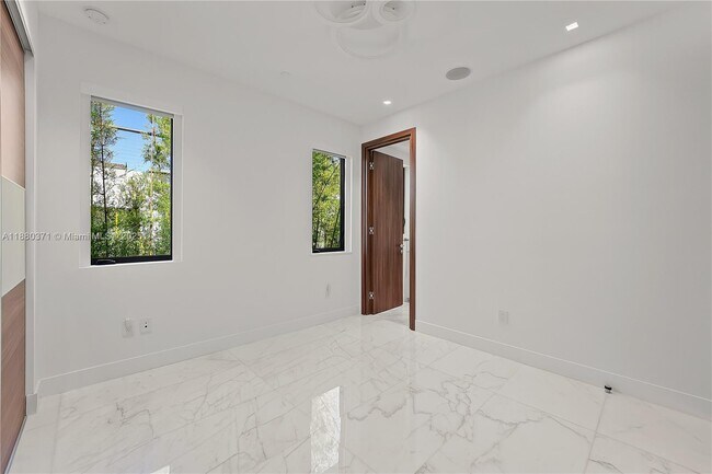 Building Photo - 1311 Stillwater Dr