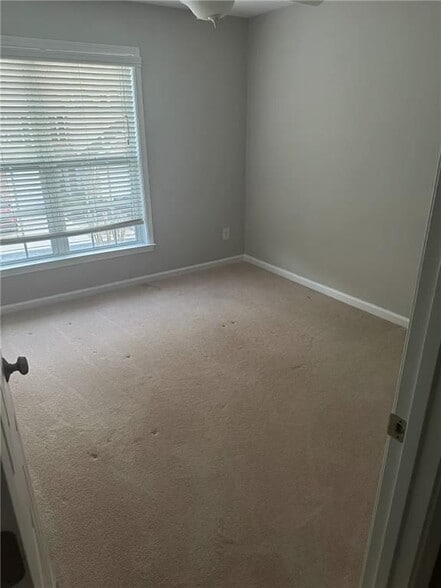 Building Photo - 160 Finchley Dr