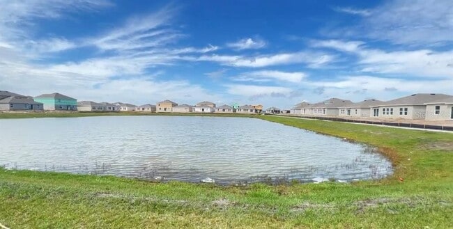 Building Photo - 1424 Brentwood Dr