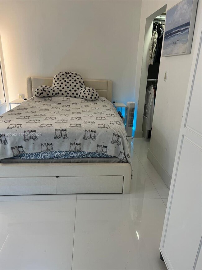 Building Photo - 246 Poinciana Island Dr