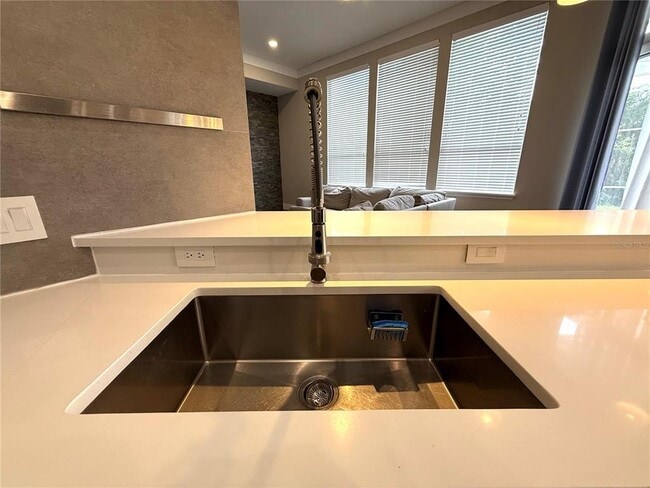 Building Photo - 2113 Grove Point Ln