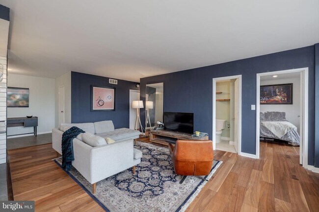 Building Photo - 5500 Holmes Run Pkwy