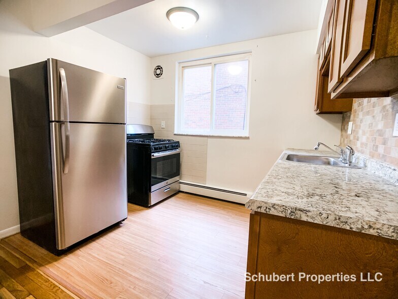 Building Photo - 3154 Schubert Ave