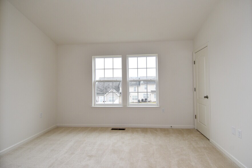 Building Photo - 11 Cecily Way