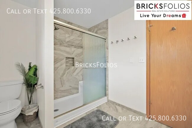 Building Photo - Welcome to Your New Tukwila Haven – Open C...
