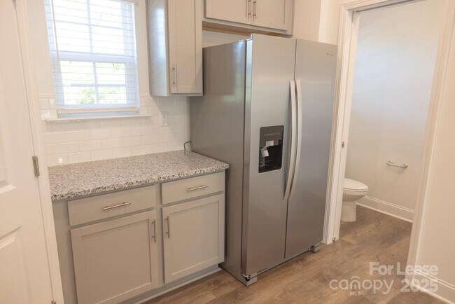 Building Photo - 3018 Butler Hl Dr