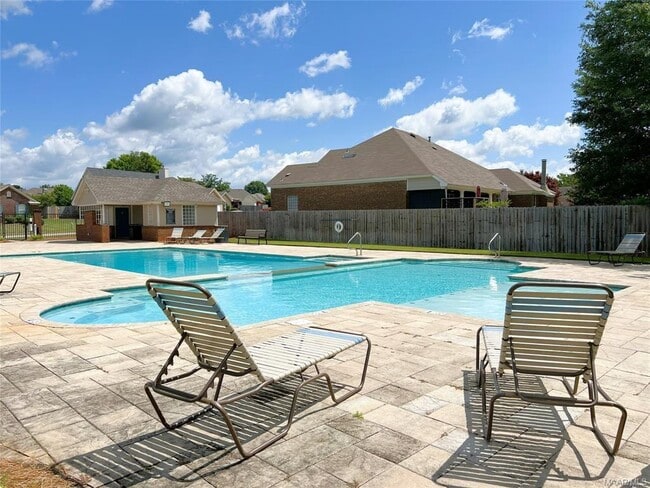 Building Photo - 1972 Chancellor Ridge Rd