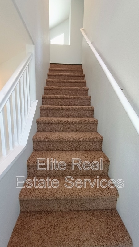 Building Photo - 1866 Via Capri St