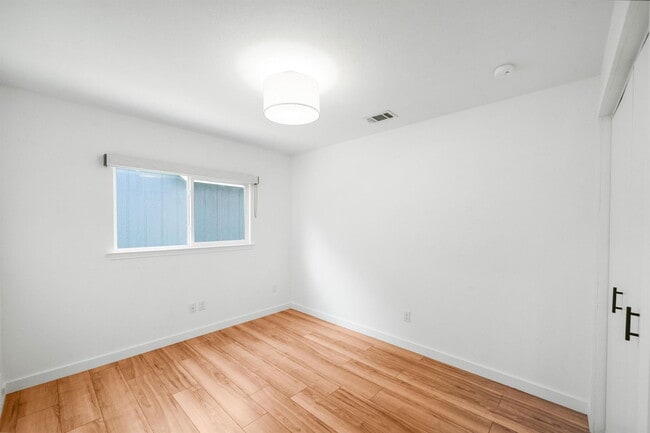 Building Photo - 4707 Alta Loma Dr