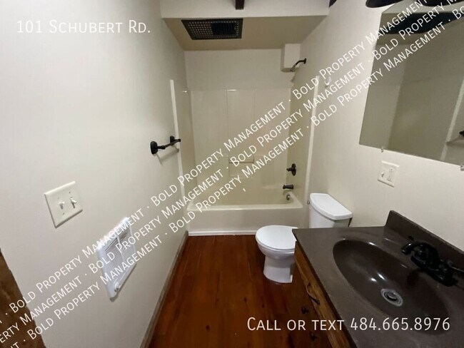 Building Photo - 101 Schubert Rd