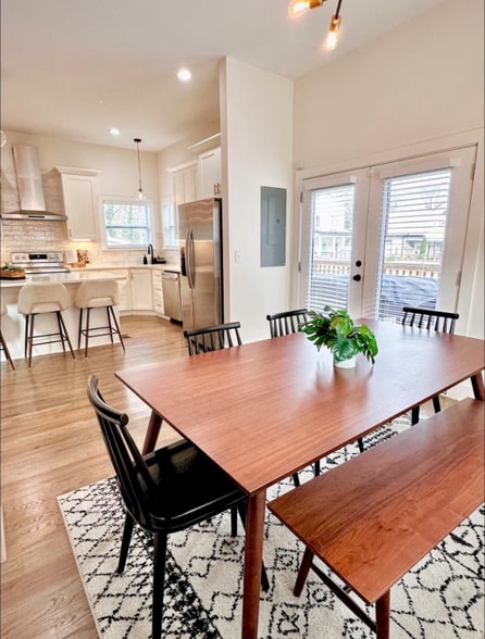 Building Photo - 240 Laurel Ave SW