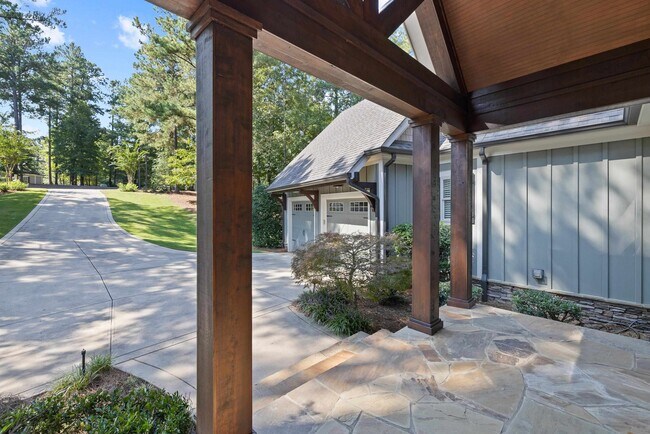 Building Photo - 1020 Bridle Bit Ln