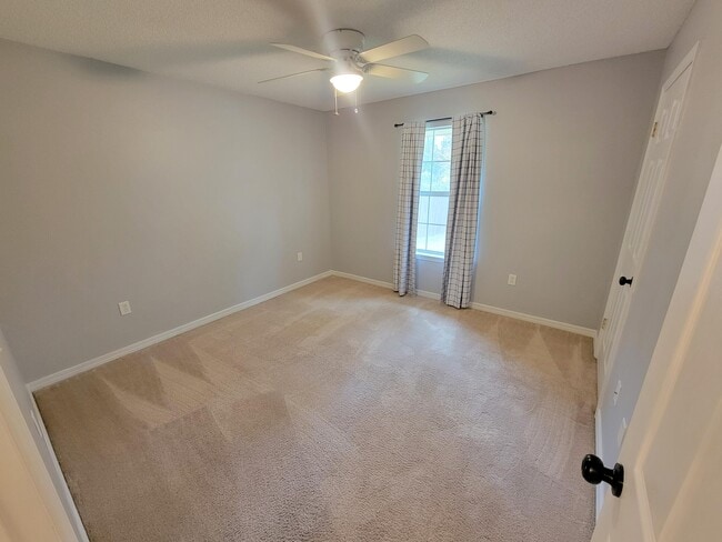 Building Photo - 9780 Parker Lake Cir