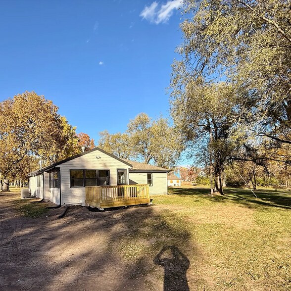 Building Photo - 5211 E 141st St