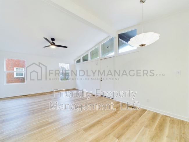 Building Photo - 304 Hobson St