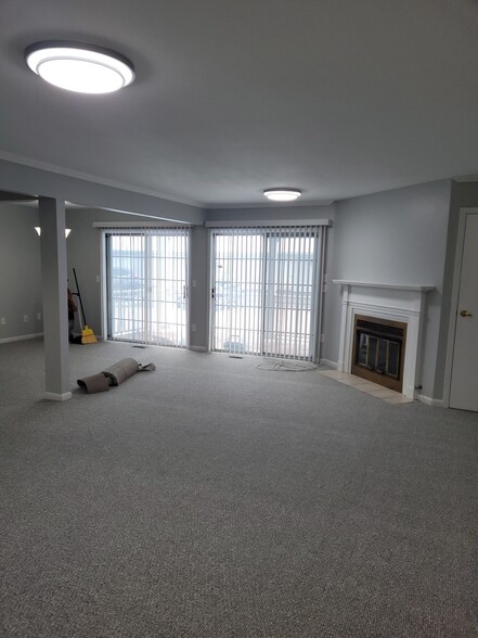 Building Photo - 2775 N Forest Rd