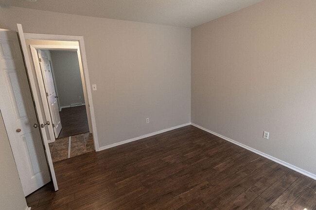 Building Photo - 1011 W Ash St