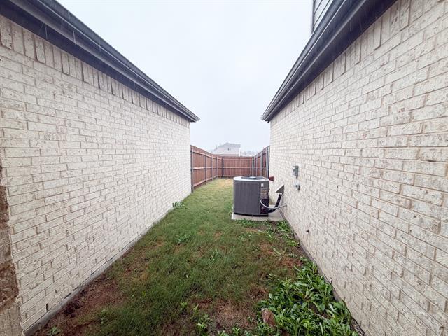 Building Photo - 432 Restoration Rd