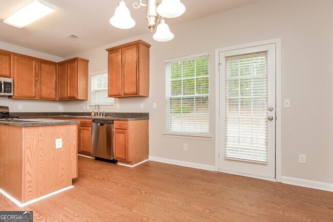 Building Photo - 570 Tuscan Cove
