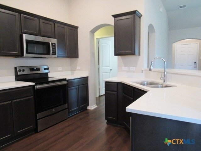 Building Photo - 613 Hobby Rd