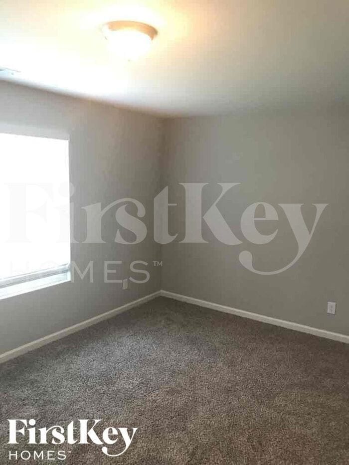 Building Photo - 583 Forrest Hills Dr