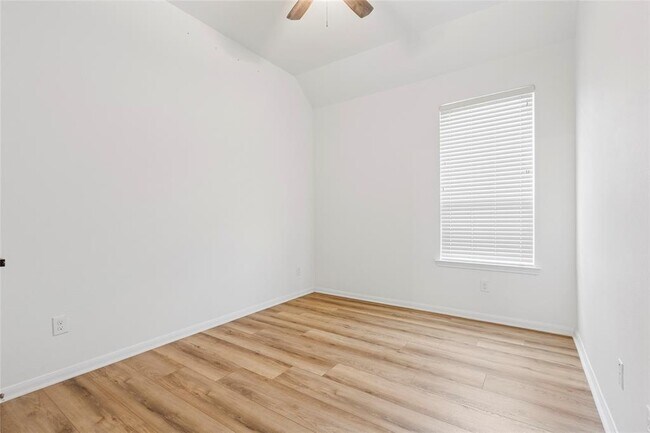 Building Photo - 9427 Harmony Lake Ln
