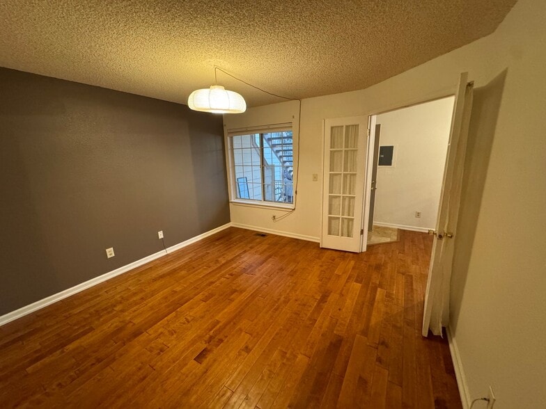 Building Photo - 6048 Gunbarrel Ave