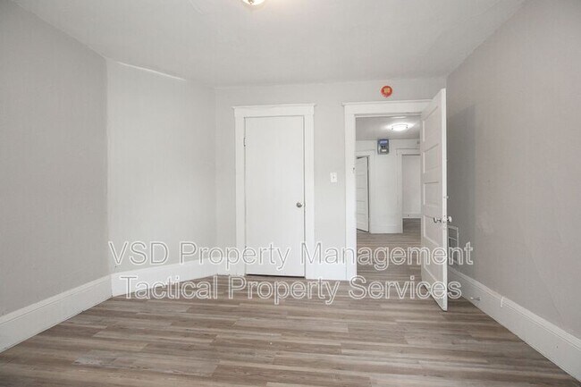 Building Photo - 1583 E 84th St