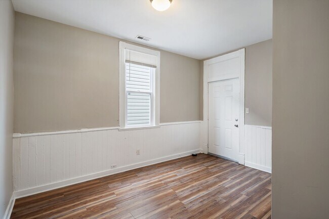 Building Photo - Remodeled 3BR/ 2BA Home in Shelby Park!