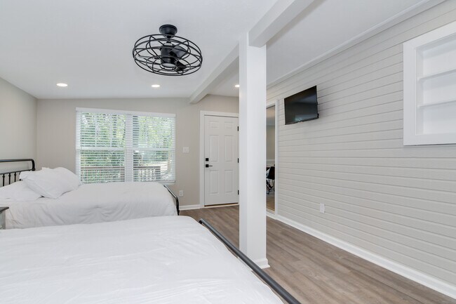 Building Photo - 4227 Waylon Dr