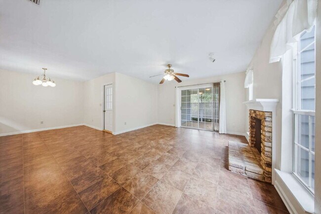 Building Photo - 1402 Sturbridge Pl