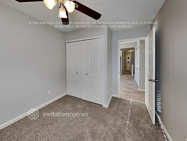 Building Photo - 3865 Valley View St