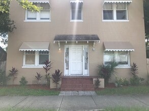 Building Photo - 1 Bed/1 Bath Apartment across from Hillsbo...