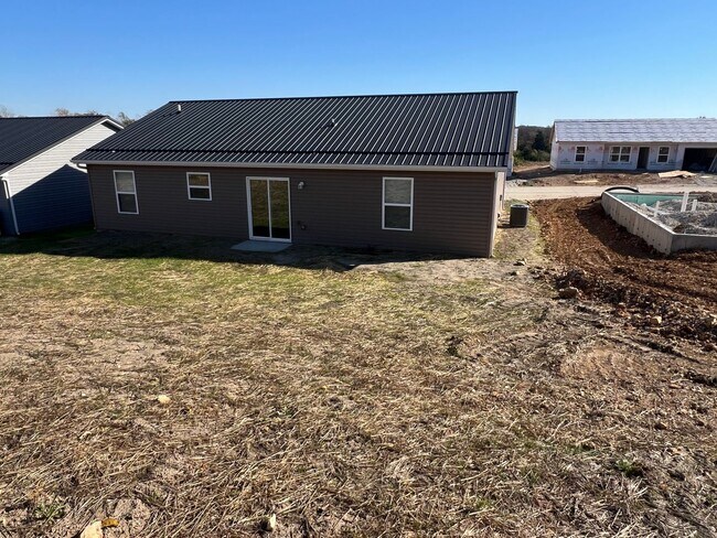 Building Photo - Winter Special (ends January 31, 2025) $300 off first month's rent.