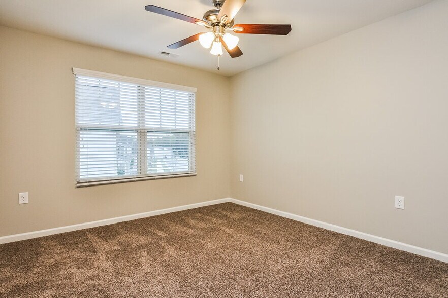 Building Photo - 600 Lavenham Ln