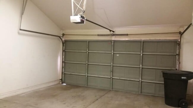 Building Photo - EXCELLENT TEMPE UNIT TOWNHOME AVAILABLE!!!