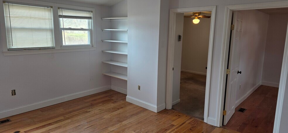 Building Photo - 32 Theresa St